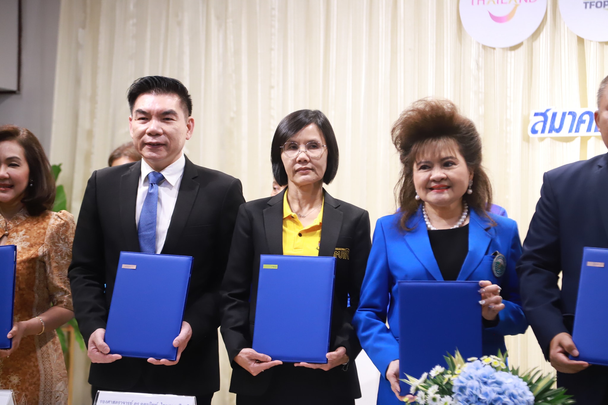 พิธี MOU การส่งเสริมการท่องเที่ยววิถีถิ่น