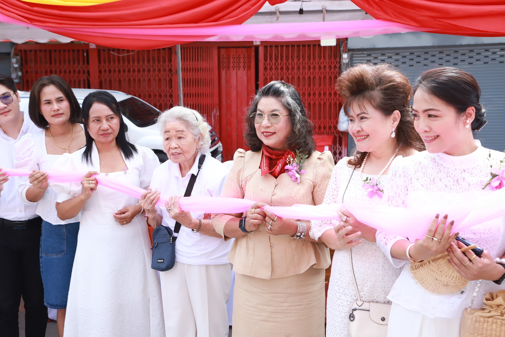 ร่วมพิธีเปิดงานมหากุศลทิ้งกระจาด (ซิโกว)