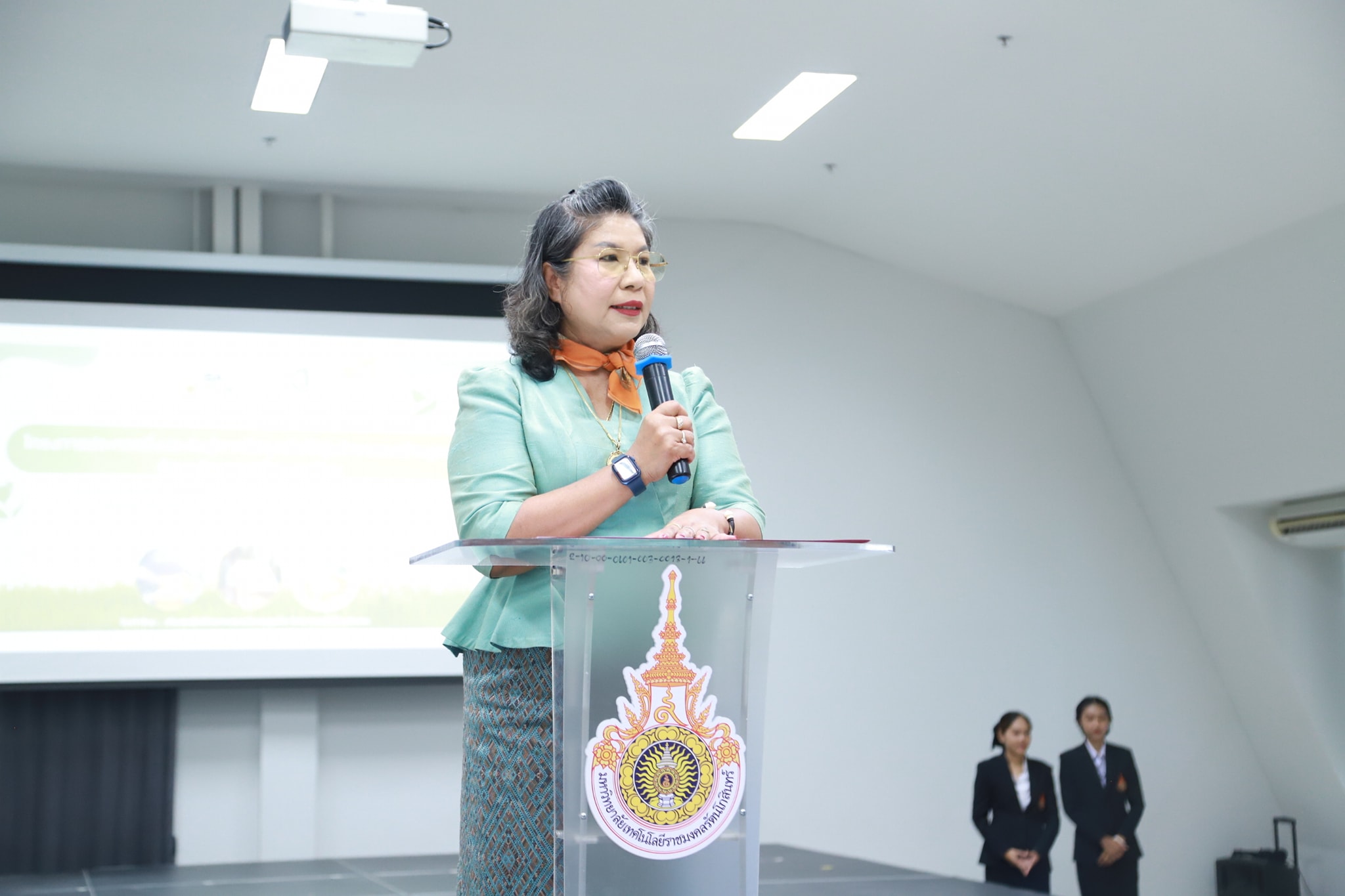 โครงการประกวดสิ่งประดิษฐ์จากวัสดุเหลือใช้สู่นวัตกรรมสร้างมูลค่า