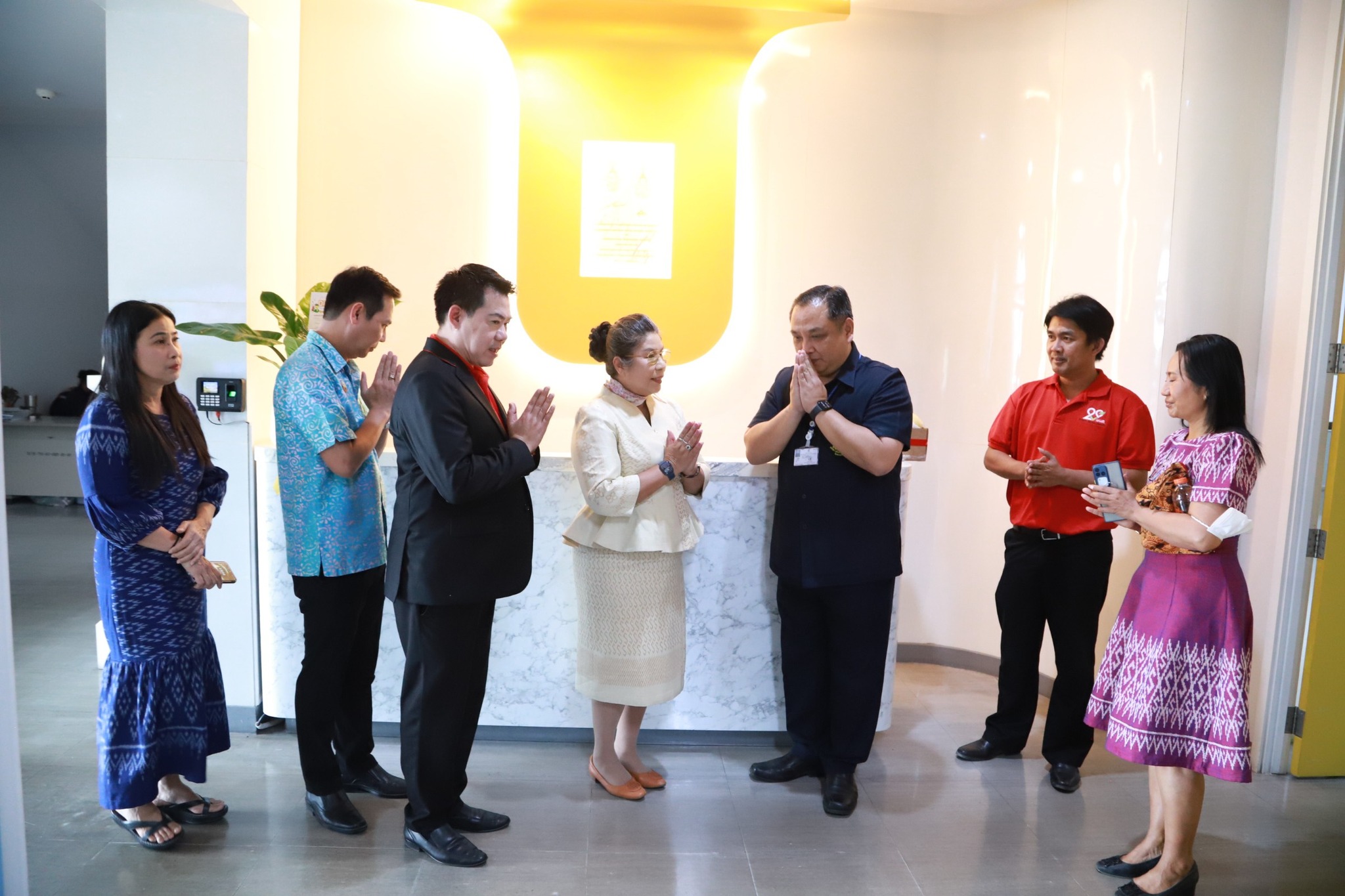 สวัสดีปีใหม่สถานีวิทยุโทรทัศน์การศึกษาทางไกลผ่านดาวเทียม