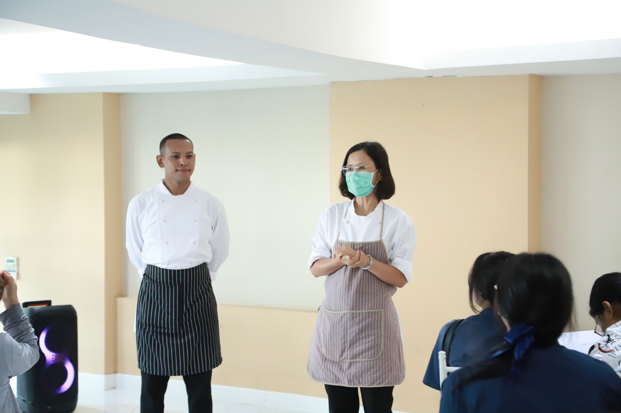 โครงการอนุรักษ์ขนมไทยเพื่อสร้างความมั่นคงด้านอาชีพและรายได้ให้ชุมชน