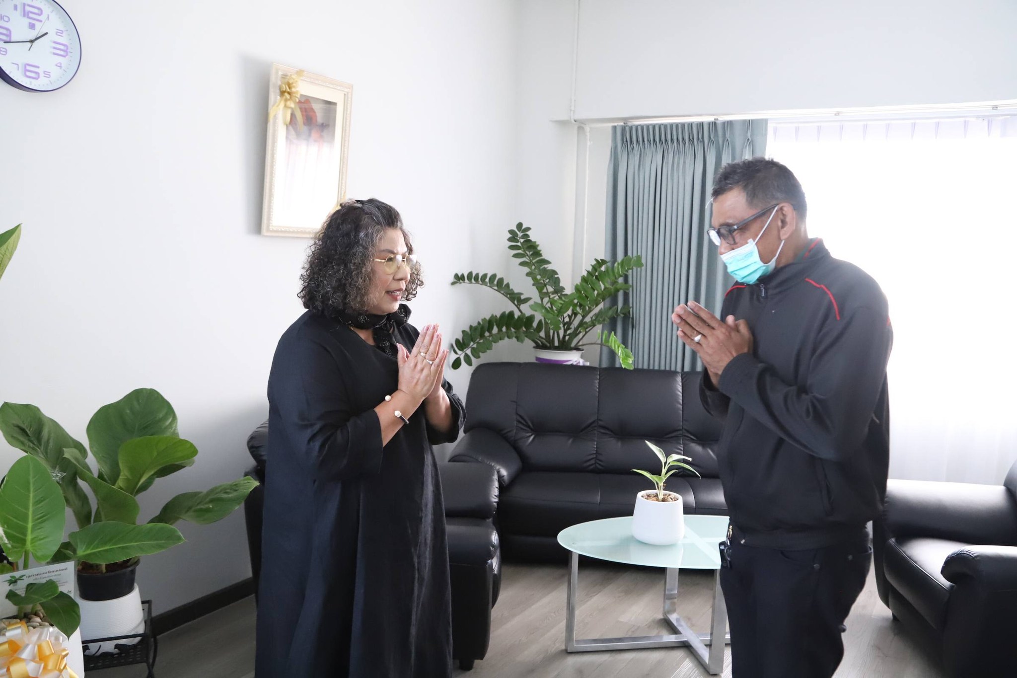 บริษัท ท๊อป การ์เดียน จำกัด สวัสดีปีใหม่รองอธิการบดีฯ