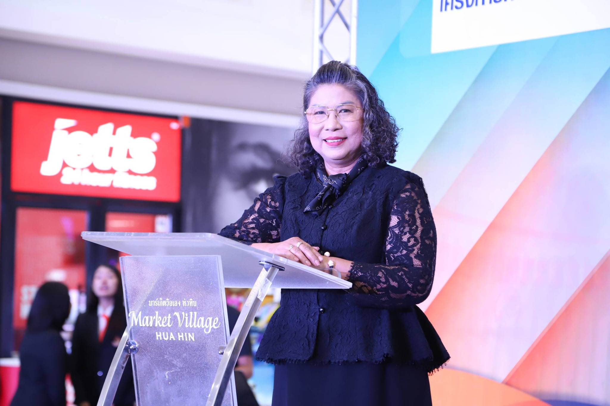 โครงการการจัดแสดงนิทรรศการสินค้า และผลงานของนักศึกษาคณะอุตสาหกรรมการโรงแรมฯ