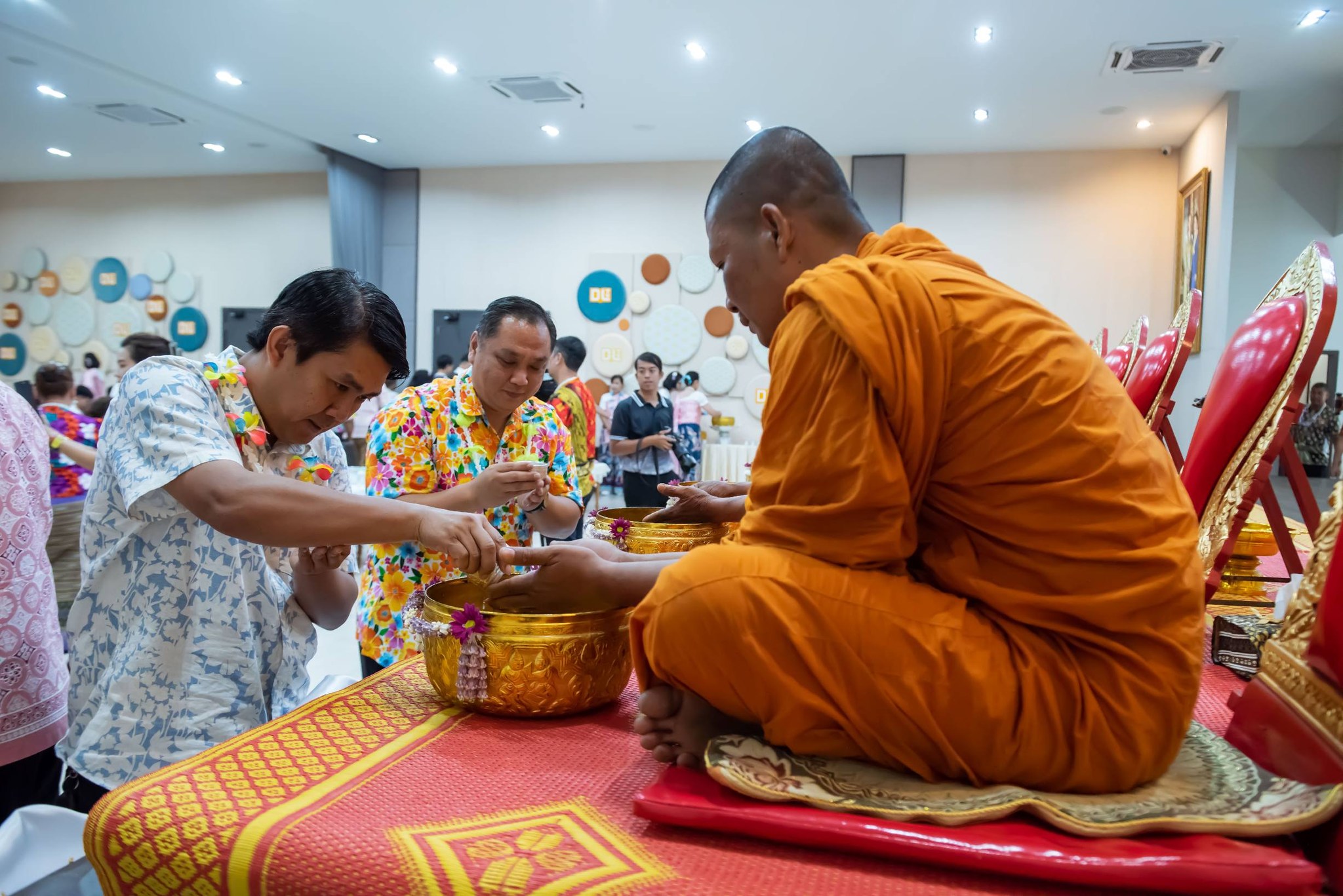 ชื่นฉ่ำวันสงกรานต์ สืบสานประเพณีไทย ประจำปี 2569