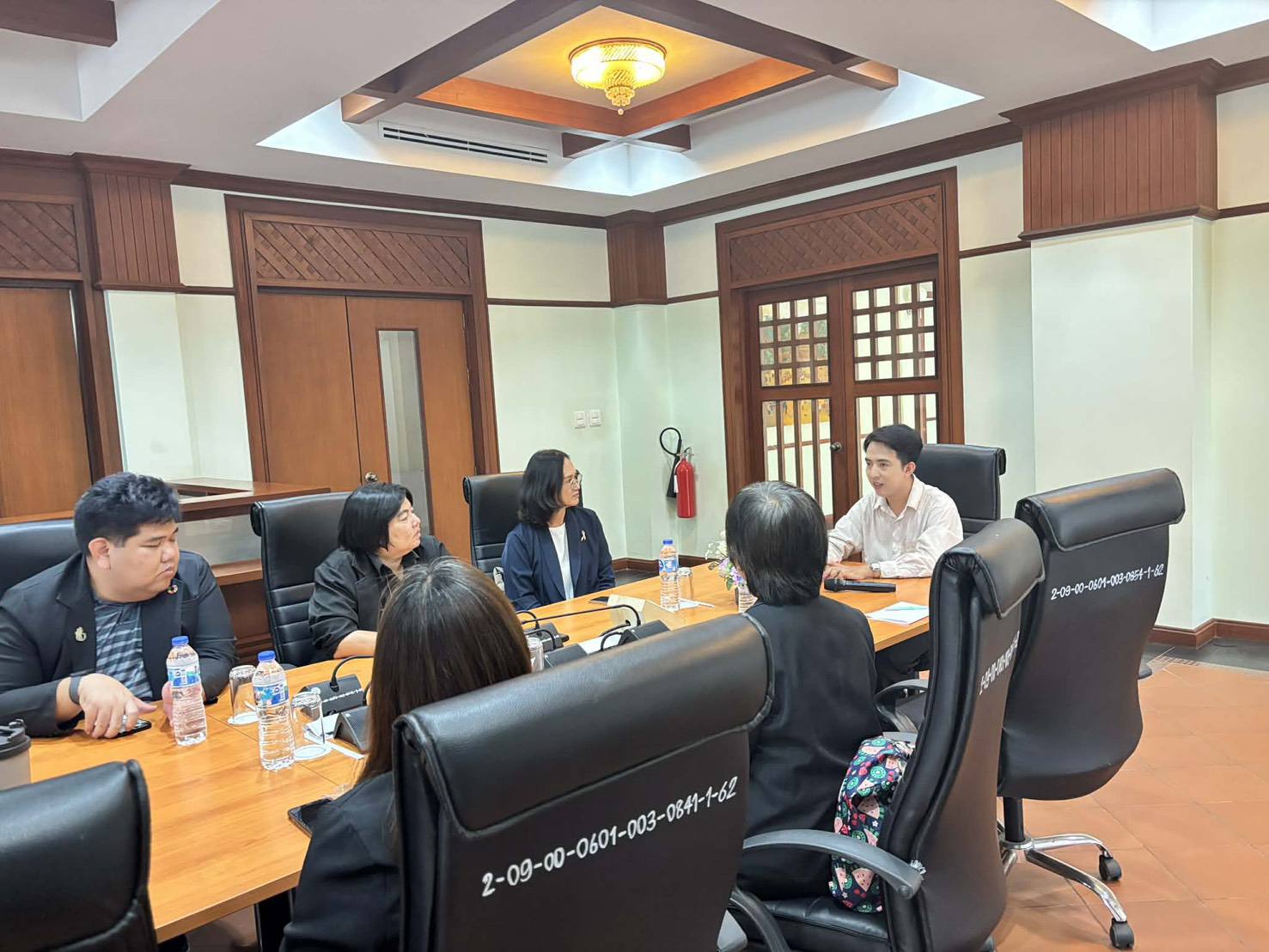 คณะกรรมการศูนย์ฝึกประสบการณ์วิชาชีพธุรกิจจอมพล มหาวิทยาลัยราชภัฏหมู่บ้านจอมบึง