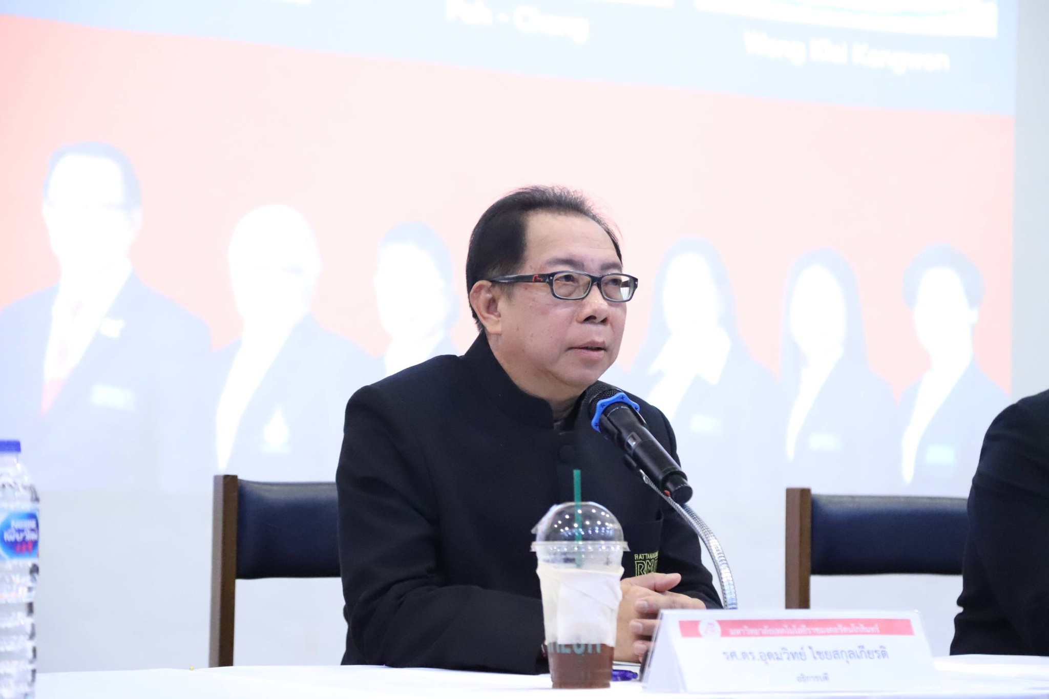 อธิการบดี มทร.รัตนโกสินทร์ พร้อมคณะผู้บริหาร พบปะบุคลากรวิทยาเขตวังไกลกังวล 