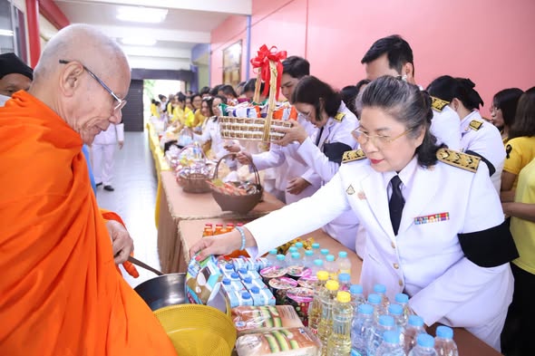 โครงการเทิดพระเกียรติสถาบันพระมหากษัตริย์วันคล้ายวันพระราชสมภพฯ