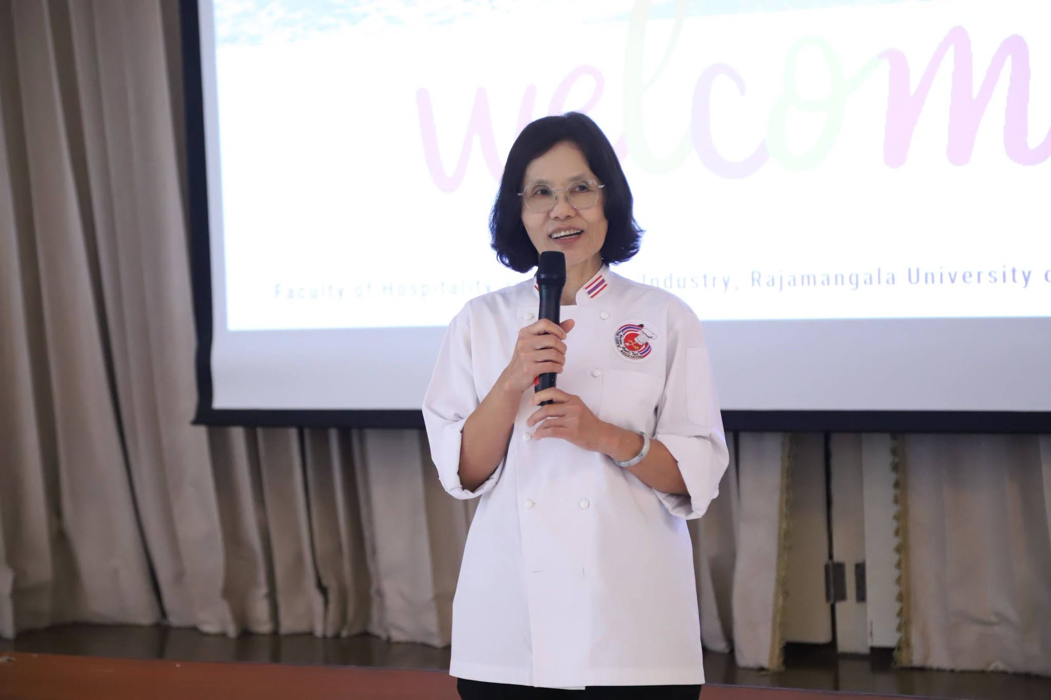 โครงการฝึกอบรมมารยาทการรับประทานอาหารตะวันตก 