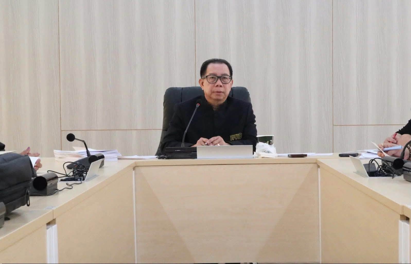 ประชุมเพื่อรายงานการติดตามผลการดำเนินงานและการเบิกจ่ายงบประมาณ