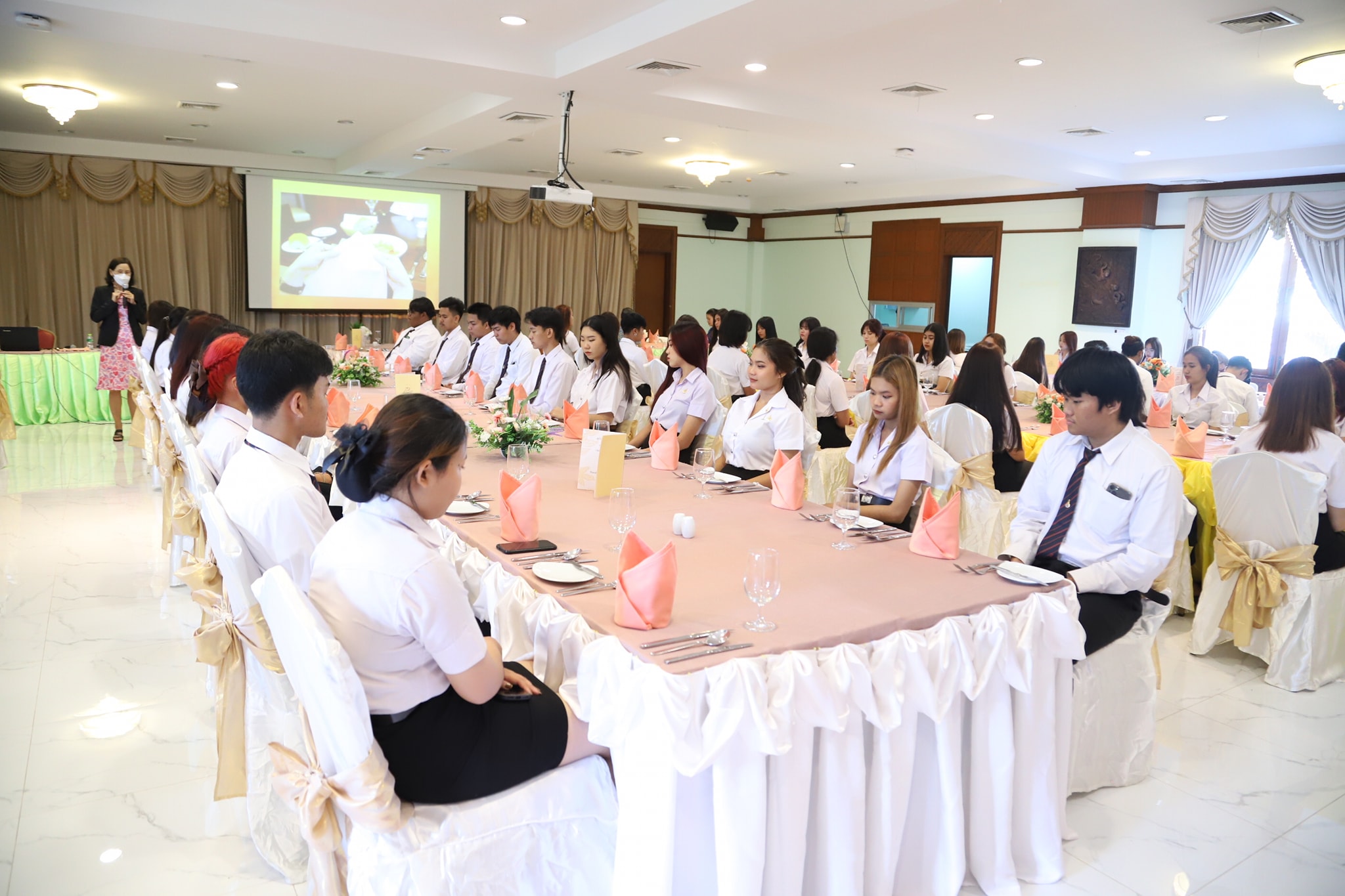 โครงการพัฒนาบุคลิกภาพและพัฒนาทักษะวิชาชีพ (9-2-66)